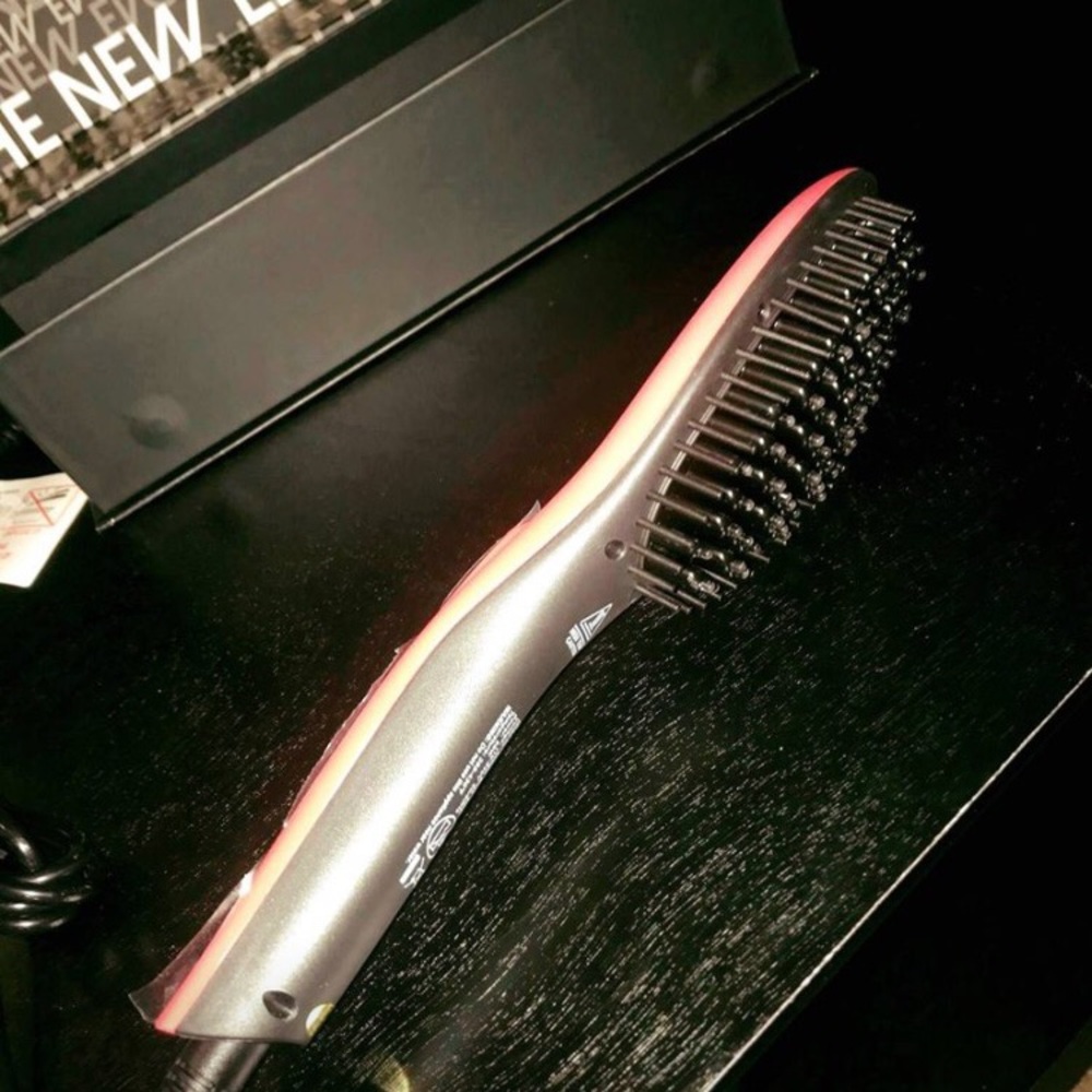 Straight Ahead Straightener Ceramic Brush